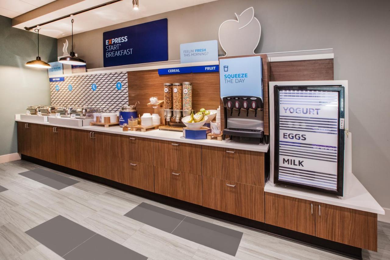 Holiday Inn Express & Suites Reedsburg - Dells Area By Ihg ภายนอก รูปภาพ