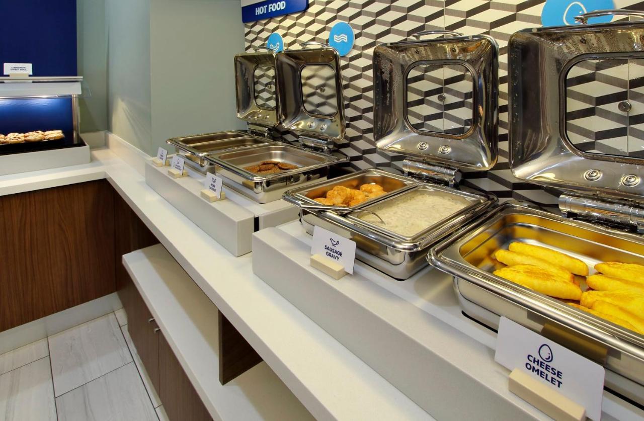 Holiday Inn Express & Suites Reedsburg - Dells Area By Ihg ภายนอก รูปภาพ