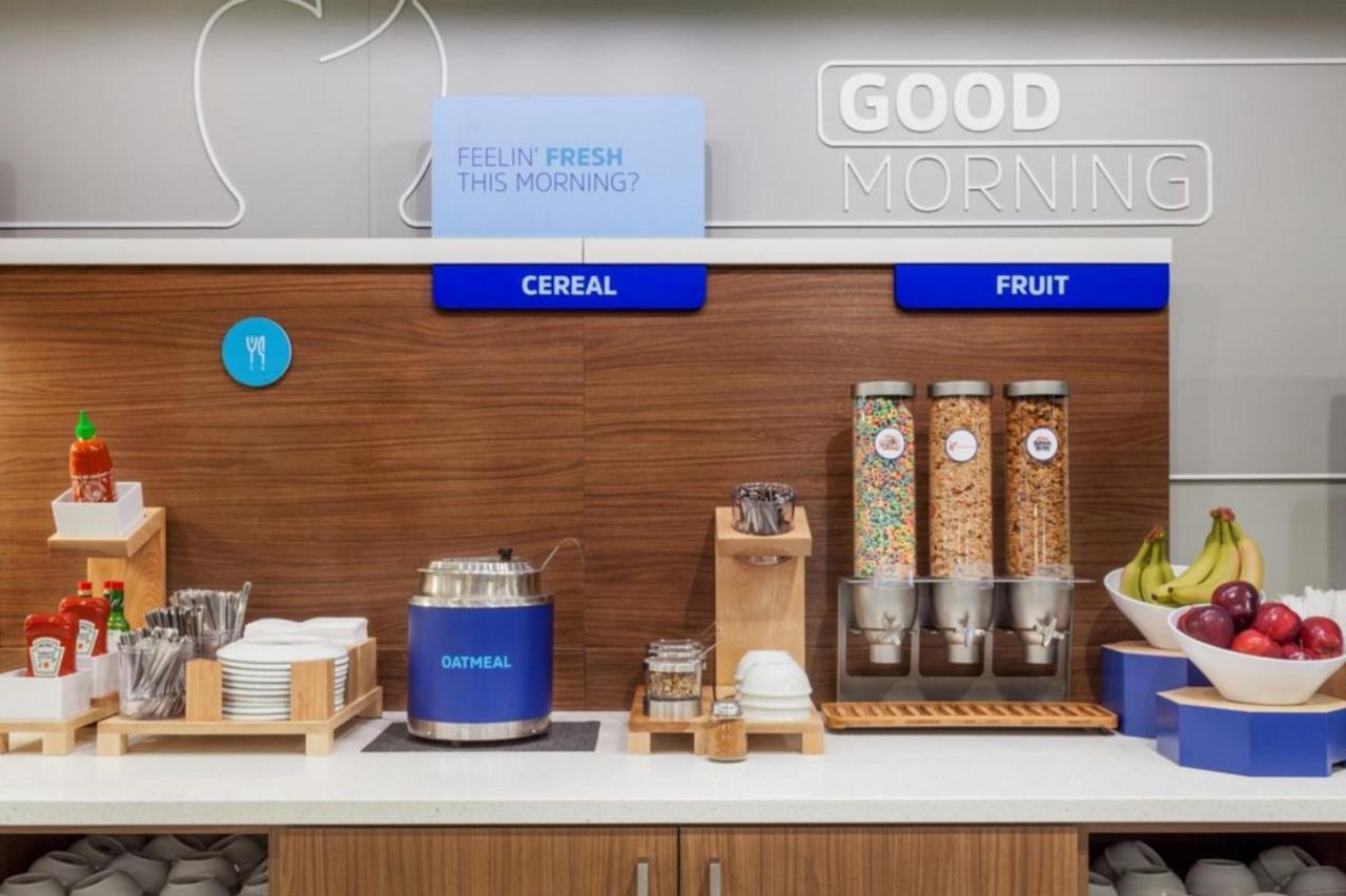 Holiday Inn Express & Suites Reedsburg - Dells Area By Ihg ภายนอก รูปภาพ