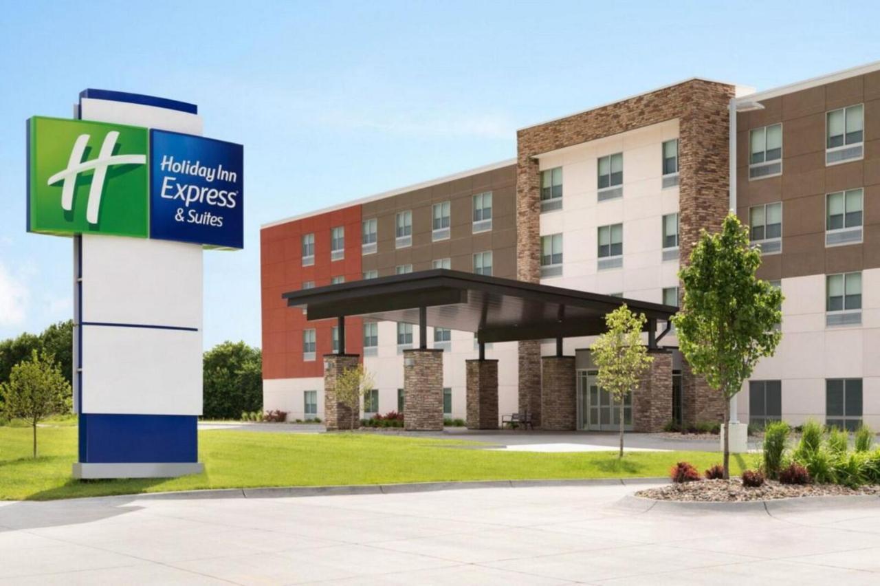 Holiday Inn Express & Suites Reedsburg - Dells Area By Ihg ภายนอก รูปภาพ