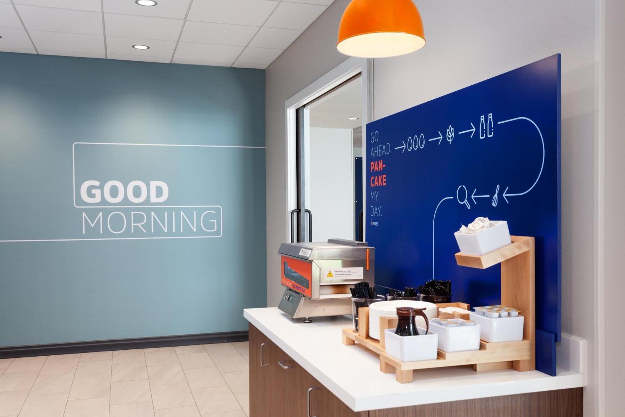 Holiday Inn Express & Suites Reedsburg - Dells Area By Ihg ภายนอก รูปภาพ