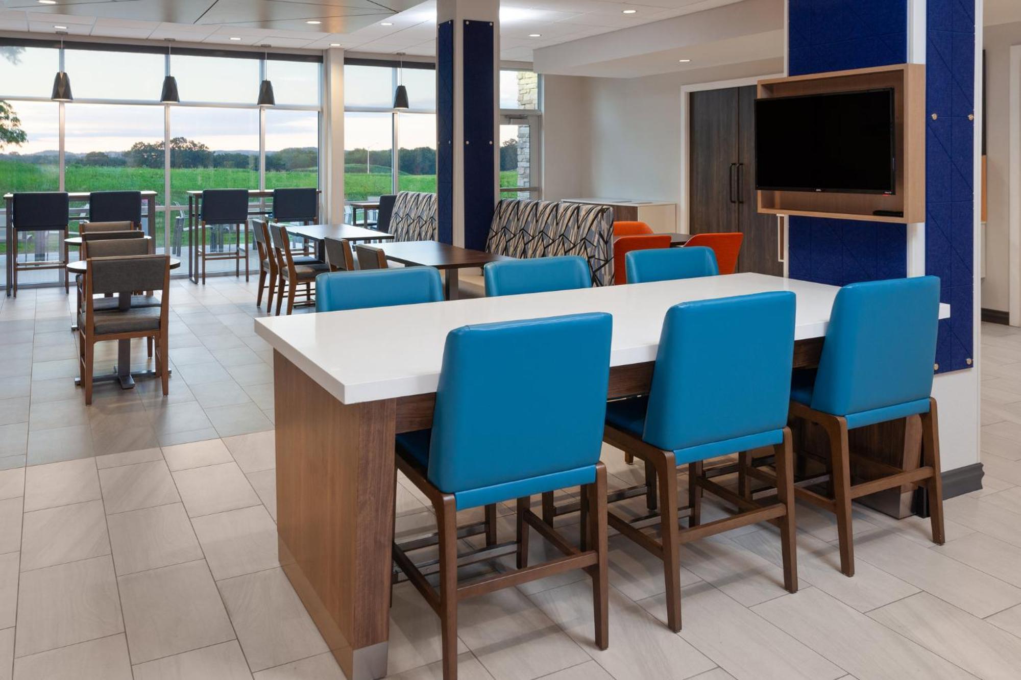 Holiday Inn Express & Suites Reedsburg - Dells Area By Ihg ภายนอก รูปภาพ