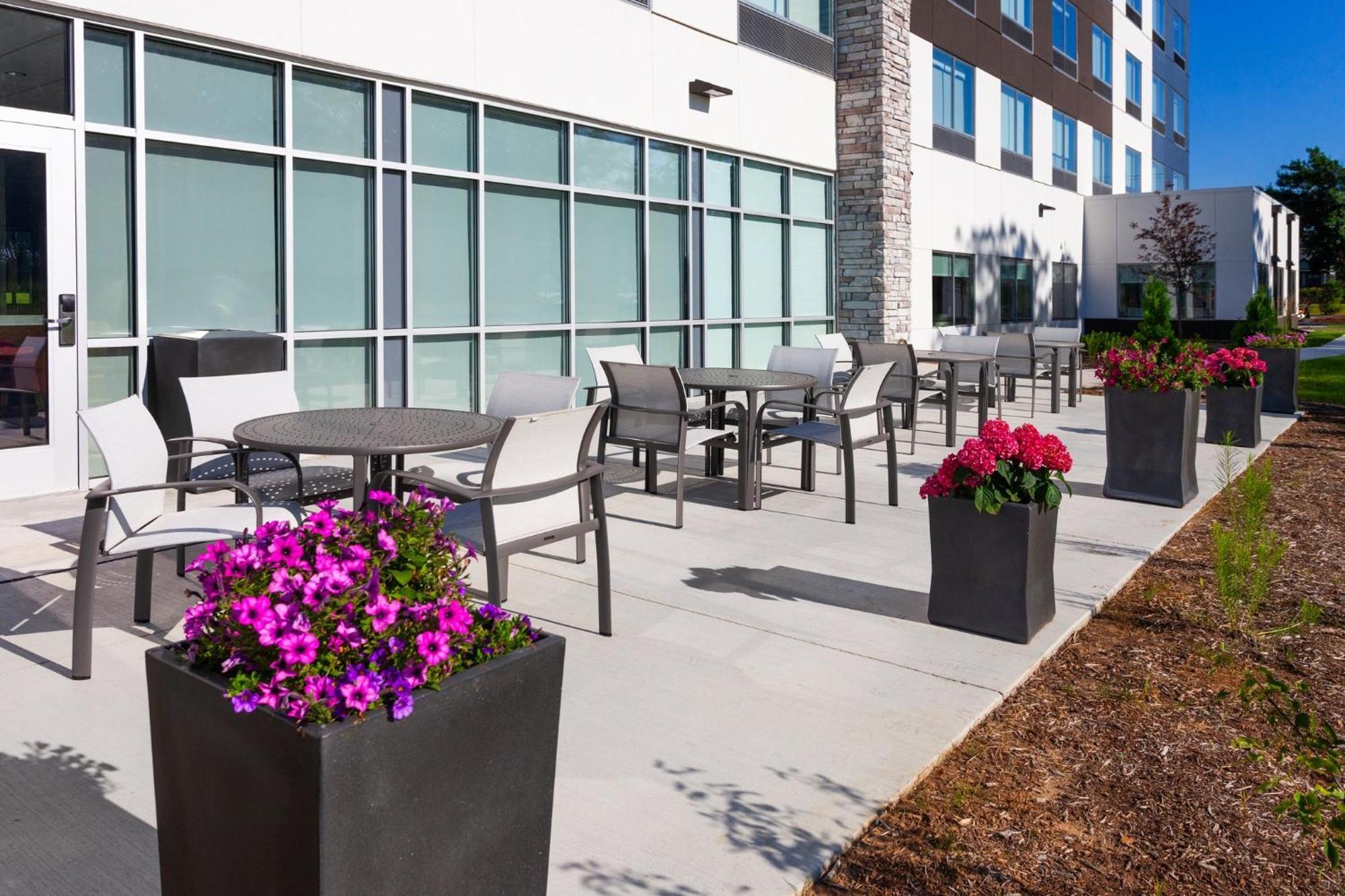 Holiday Inn Express & Suites Reedsburg - Dells Area By Ihg ภายนอก รูปภาพ